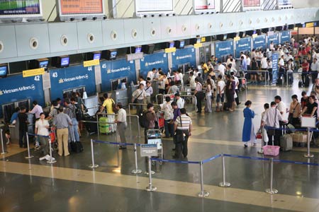 Vietnam Airlines Self check-in kiosk activated at Noi Bai International Airport